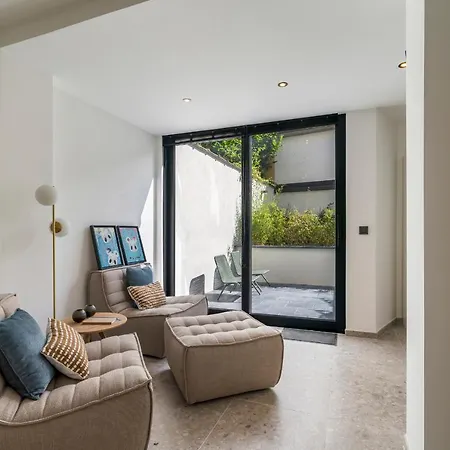Appartement Design Studio Modern En Stijlvol Met Terras Gand